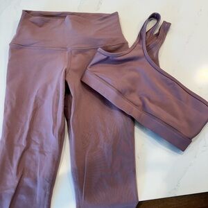 Alo Yoga Set